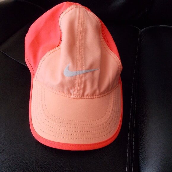 Nike Dri-Fit Strapback Hat OS Adjustable Swoosh Featherlight - Picture 1 of 5
